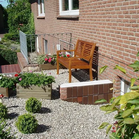Appartement Fuer Vier Personen By Interhome